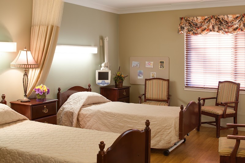 CREEKSIDE CENTER nursing home in STOCKTON, CA - Photo 4 of 5