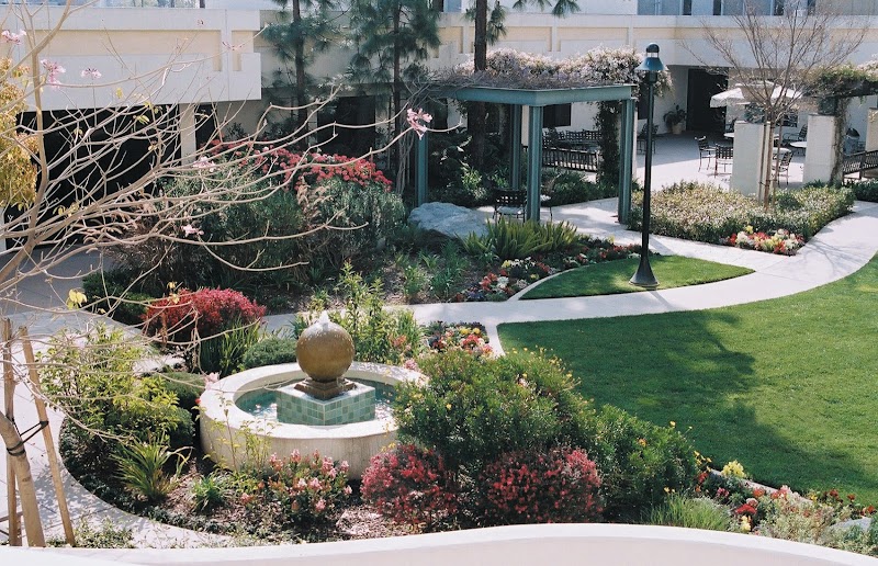 VILLA GARDENS HEALTH CARE UNIT nursing home in PASADENA, CA - Photo 3 of 10