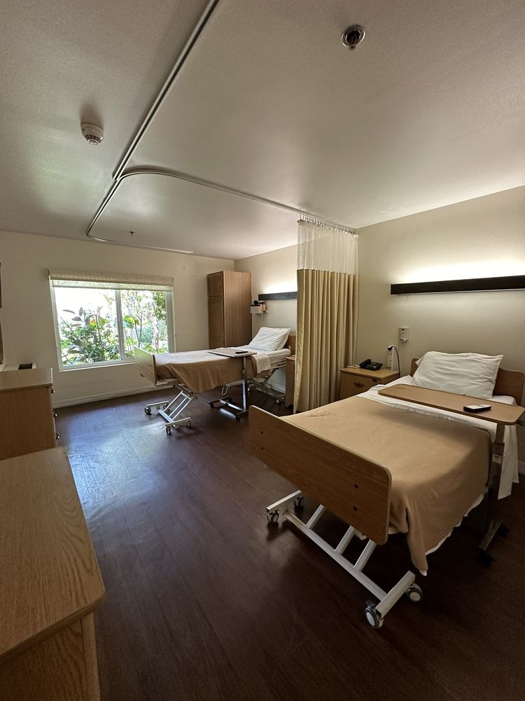 VILLA GARDENS HEALTH CARE UNIT nursing home in PASADENA, CA - Photo 5 of 10