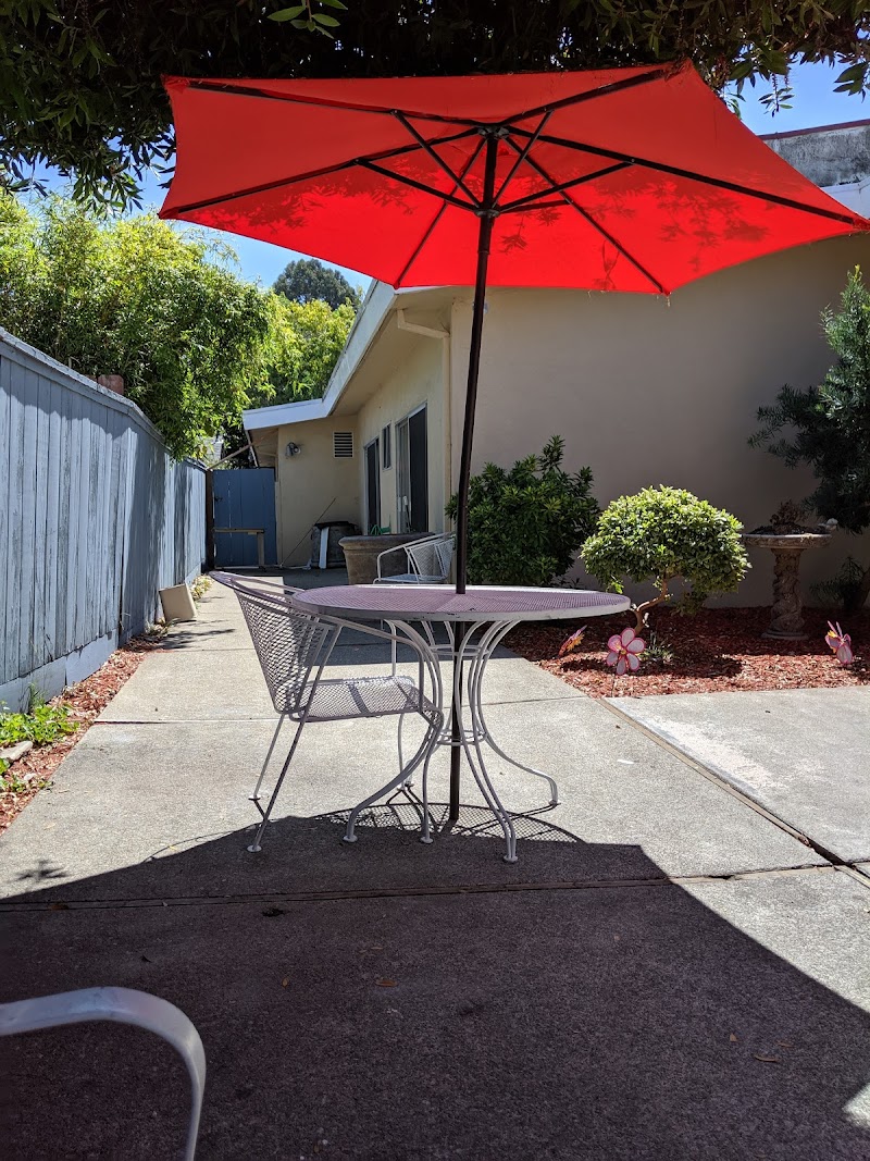 REDWOOD HEALTHCARE CENTER LLC nursing home in OAKLAND, CA - Photo 4 of 6