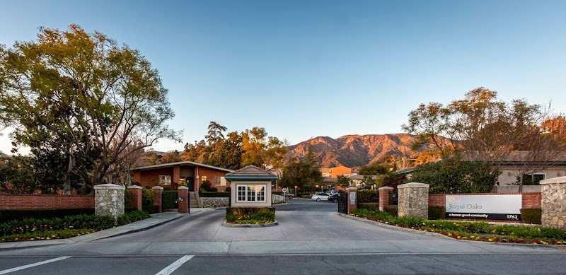 ROYAL OAKS MANOR-BRADBURY OAKS nursing home in DUARTE, CA - Photo 4 of 5