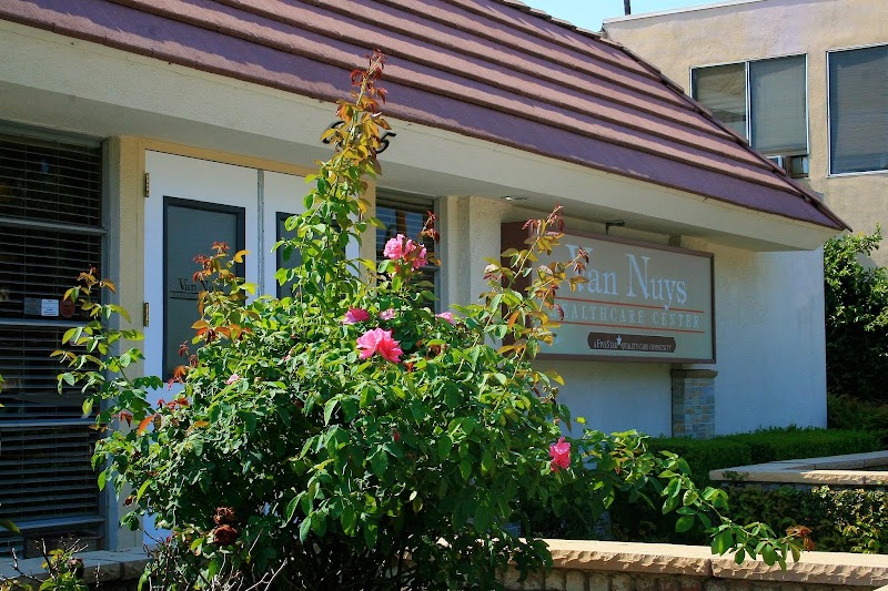 THE CARE CENTER ON HAZELTINE, LLC nursing home in VAN NUYS, CA - Photo 3 of 5