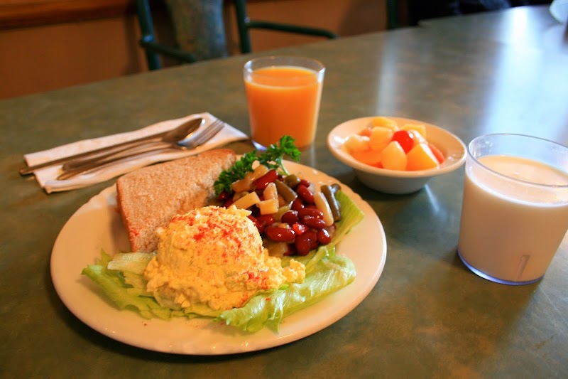 THE CARE CENTER ON HAZELTINE, LLC nursing home in VAN NUYS, CA - Photo 5 of 5