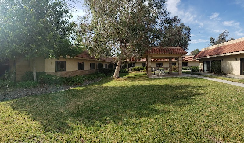 CORONA POST ACUTE CENTER nursing home in CORONA, CA - Photo 3 of 5