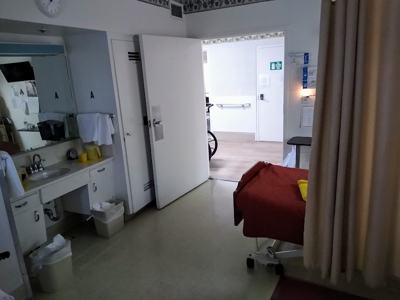 GLENDALE HEALTHCARE CENTER nursing home in GLENDALE, CA - Photo 3 of 10