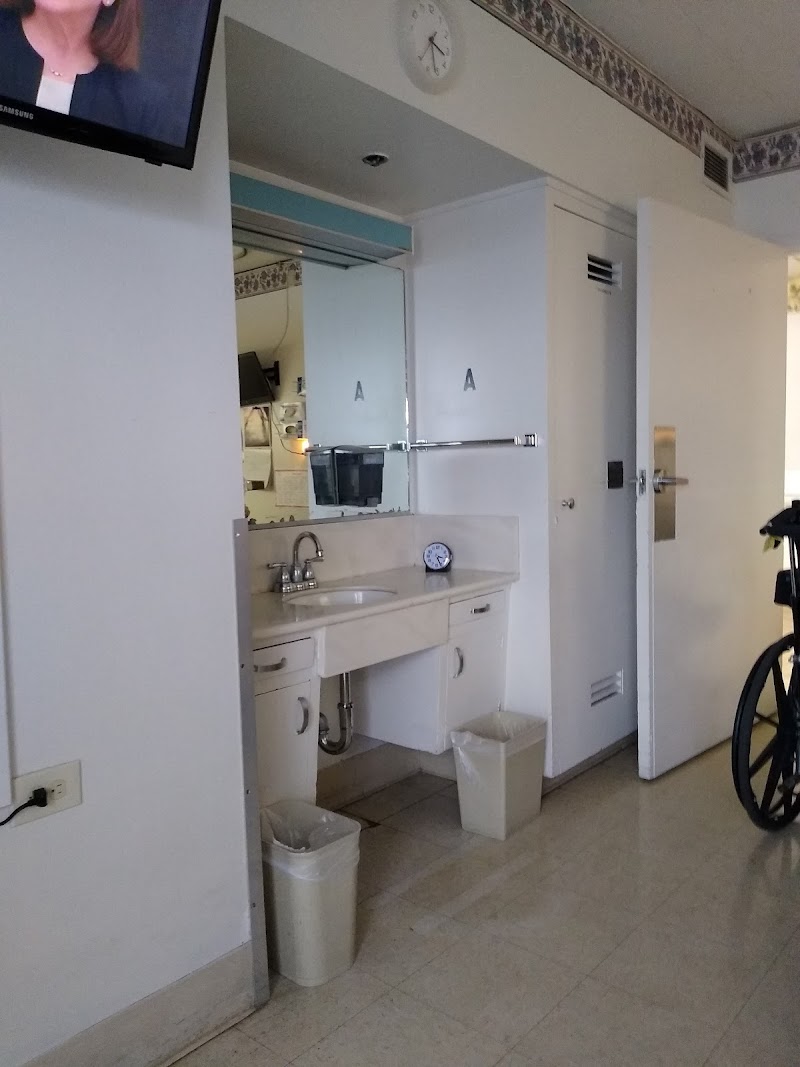 GLENDALE HEALTHCARE CENTER nursing home in GLENDALE, CA - Photo 5 of 10