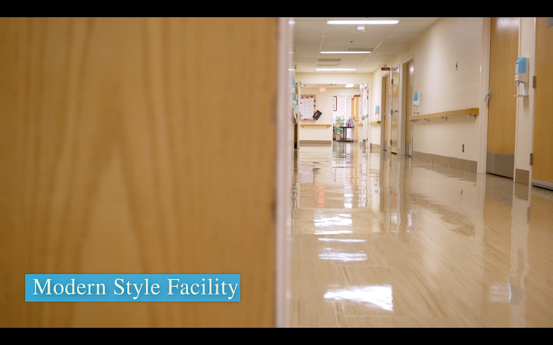 HEMET VALLEY HEALTHCARE CENTER nursing home in HEMET, CA - Photo 4 of 5