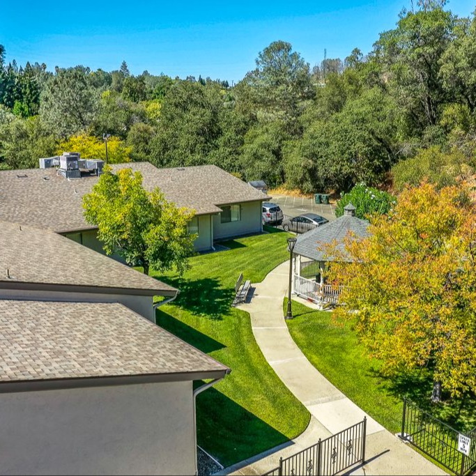 AUBURN RAVINE HEALTHCARE CENTER nursing home in AUBURN, CA - Photo 2 of 5