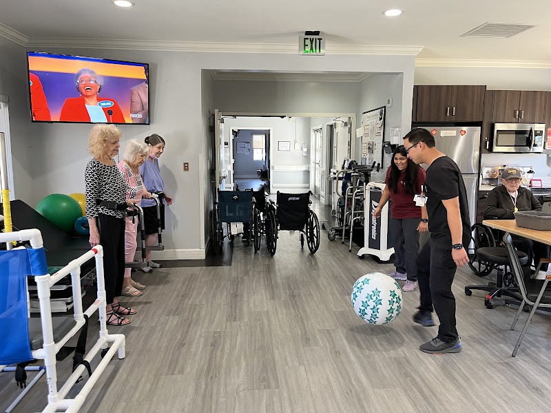 LINDSAY GARDENS NURSING & REHABILITATION nursing home in LINDSAY, CA - Photo 3 of 10