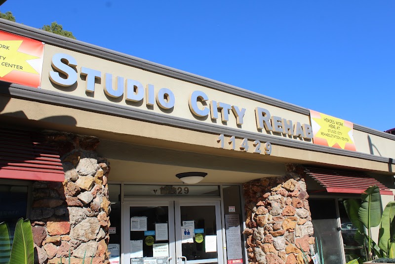 STUDIO CITY REHABILITATION CENTER nursing home in STUDIO CITY, CA - Photo 3 of 5