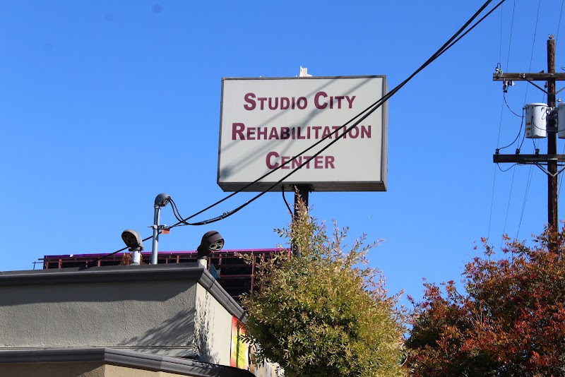 STUDIO CITY REHABILITATION CENTER nursing home in STUDIO CITY, CA - Photo 4 of 5