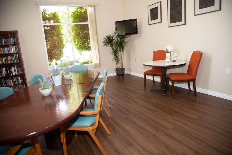 Simi Healthcare Center nursing home in Simi Valley, CA - Photo 5 of 5