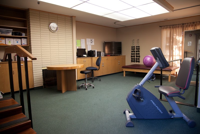 COMMUNITY CARE ON PALM nursing home in RIVERSIDE, CA - Photo 3 of 10