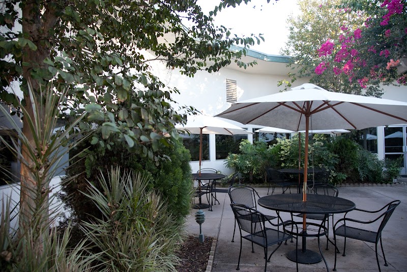 COMMUNITY CARE ON PALM nursing home in RIVERSIDE, CA - Photo 4 of 10