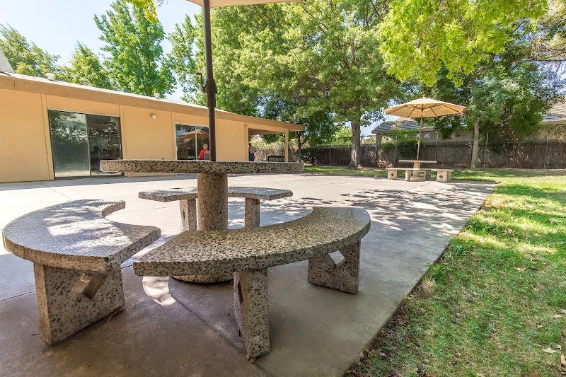 WINDSOR CARE CENTER OF SACRAMENTO nursing home in SACRAMENTO, CA - Photo 4 of 10