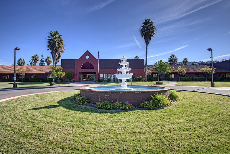 SANTA FE POST-ACUTE nursing home in VISTA, CA - Photo 3 of 5