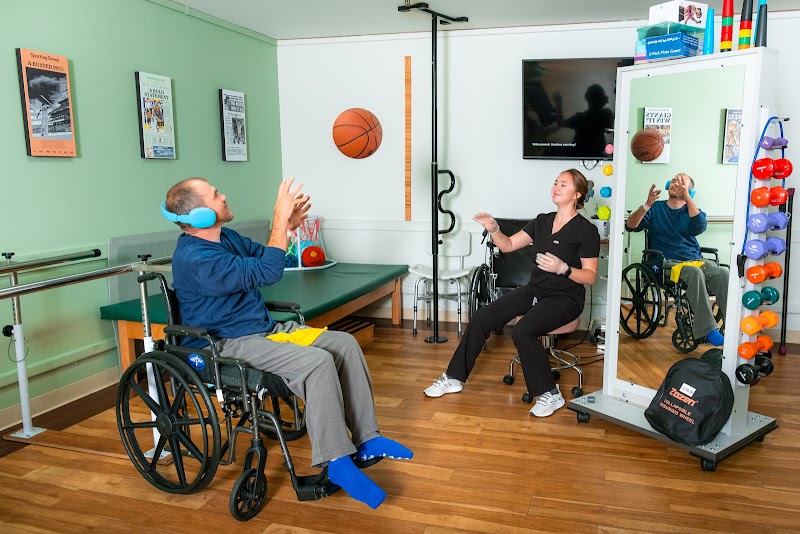 RICHMOND POST ACUTE CARE nursing home in RICHMOND, CA - Photo 2 of 10