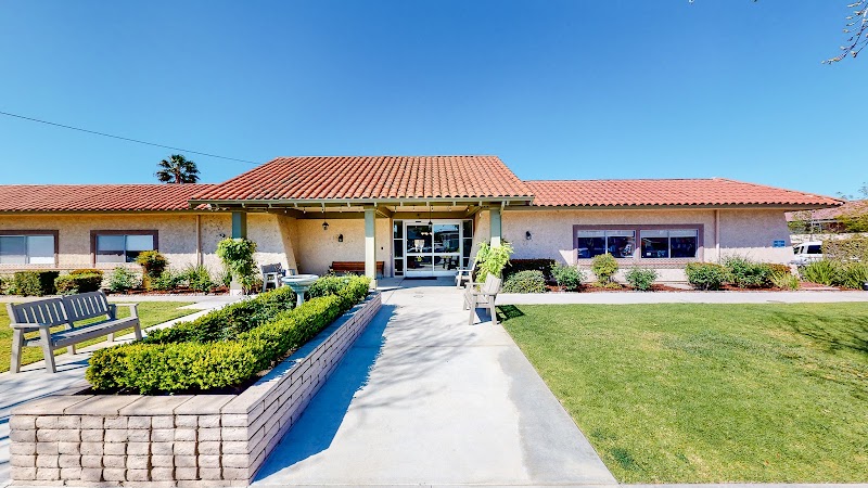 Camarillo Healthcare Center nursing home in Camarillo, CA - Photo 2 of 10