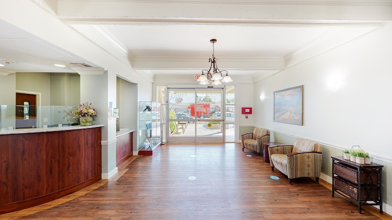 Camarillo Healthcare Center nursing home in Camarillo, CA - Photo 3 of 10