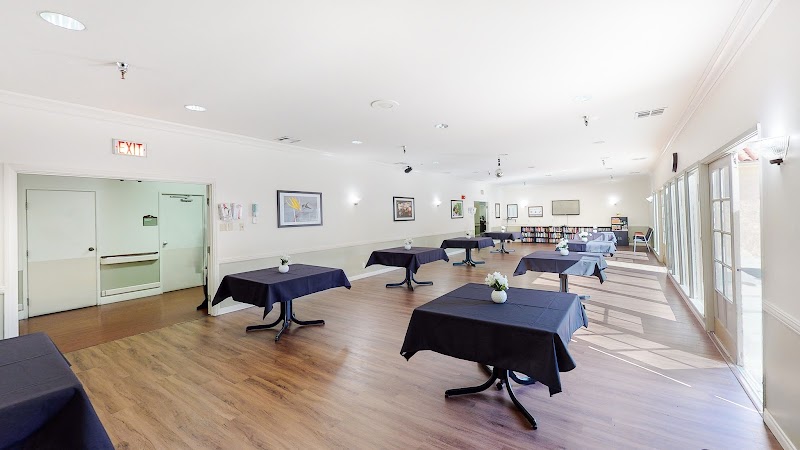 Camarillo Healthcare Center nursing home in Camarillo, CA - Photo 4 of 10