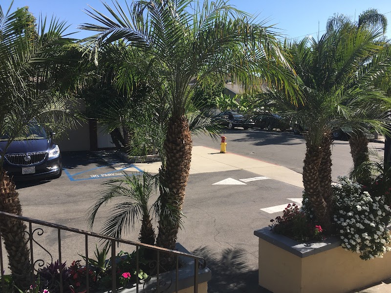 COURTYARD CARE CENTER nursing home in SIGNAL HILL, CA - Photo 2 of 5