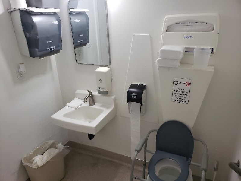 WOODSIDE HEALTHCARE CENTER nursing home in SACRAMENTO, CA - Photo 2 of 2