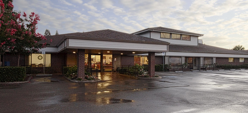 PINE CREEK CARE CENTER nursing home in ROSEVILLE, CA - Photo 5 of 10