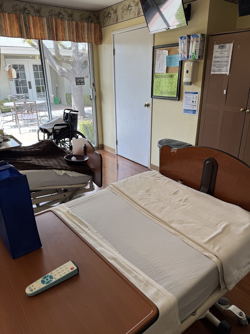 CANYON OAKS NURSING AND REHABILITATION CENTER nursing home in CANOGA PARK, CA - Photo 4 of 5