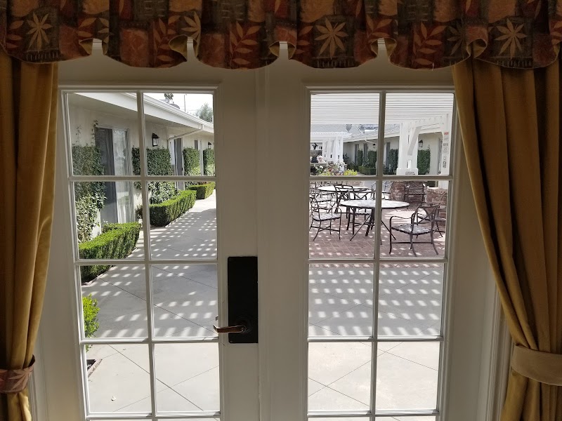 CANYON OAKS NURSING AND REHABILITATION CENTER nursing home in CANOGA PARK, CA - Photo 5 of 5