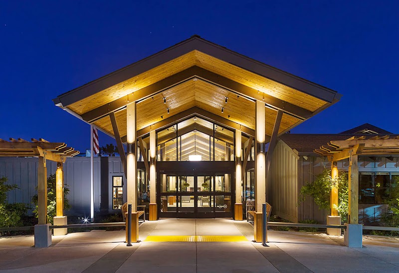 THE REDWOODS, A COMMUNITY OF SENIORS nursing home in MILL VALLEY, CA - Photo 2 of 5