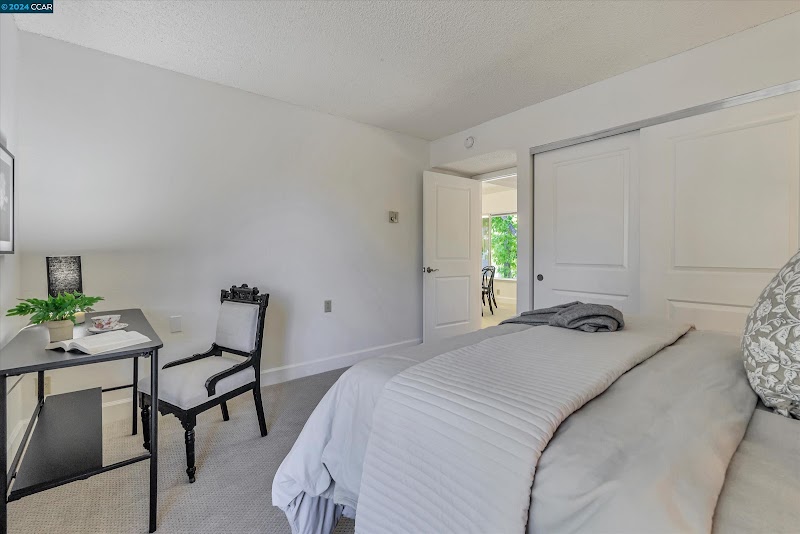 BAY AREA HEALTHCARE CENTER nursing home in OAKLAND, CA - Photo 2 of 3