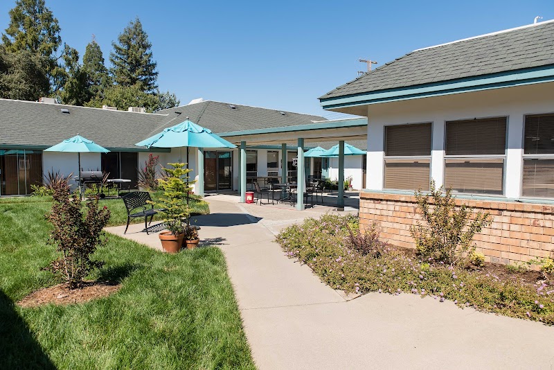 MOUNTAIN MANOR SENIOR RESIDENCE nursing home in CARMICHAEL, CA - Photo 3 of 5