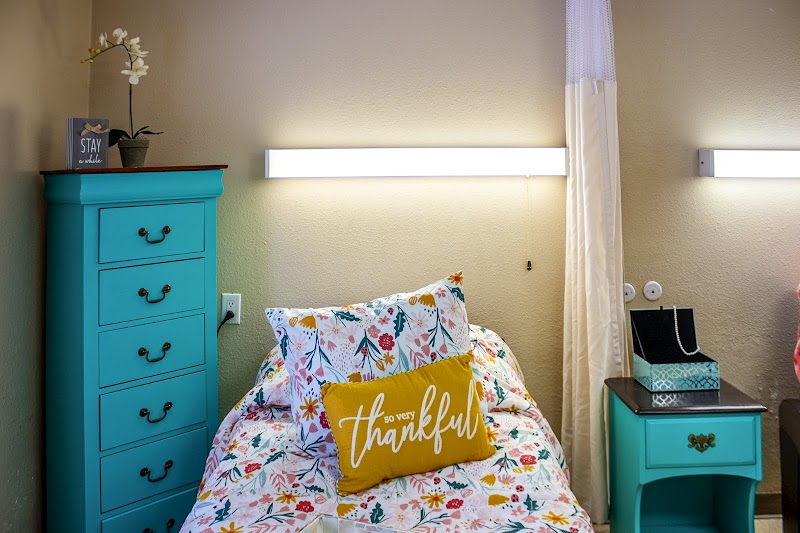 RIVER OAKS HEALTH AND REHABILITATION CENTER nursing home in FORT WORTH, TX - Photo 2 of 5