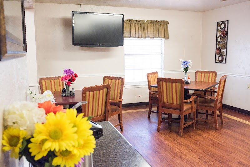 SEYMOUR REHABILITATION AND HEALTHCARE nursing home in SEYMOUR, TX - Photo 3 of 10