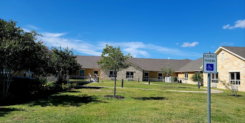Colonial Manor Advanced Rehab & Healthcare nursing home in Pharr, TX - Photo 2 of 5