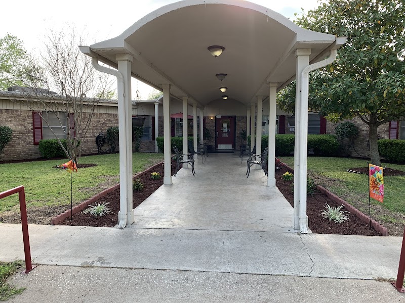 CHISOLM TRAIL NURSING AND REHABILITATION CENTER nursing home in LOCKHART, TX - Photo 2 of 4