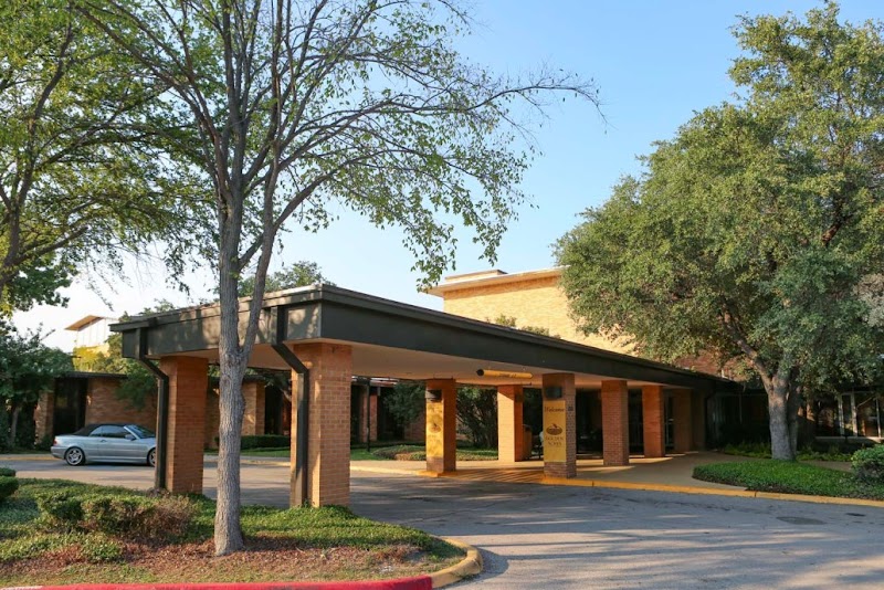 GOLDEN ACRES LIVING AND REHABILITATION CENTER nursing home in DALLAS, TX - Photo 1 of 5