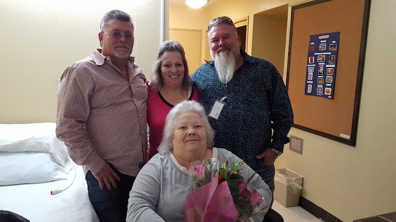 GOLDEN ACRES LIVING AND REHABILITATION CENTER nursing home in DALLAS, TX - Photo 4 of 5