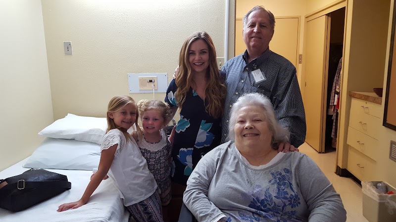 GOLDEN ACRES LIVING AND REHABILITATION CENTER nursing home in DALLAS, TX - Photo 5 of 5