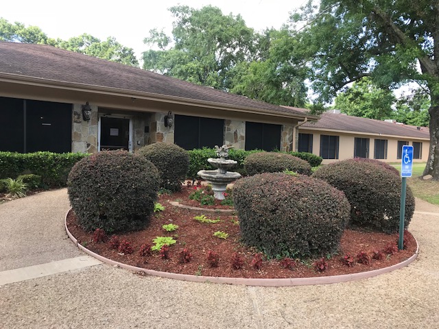 TWIN OAKS HEALTH AND REHABILITATION CENTER nursing home in JACKSONVILLE, TX - Photo 2 of 5