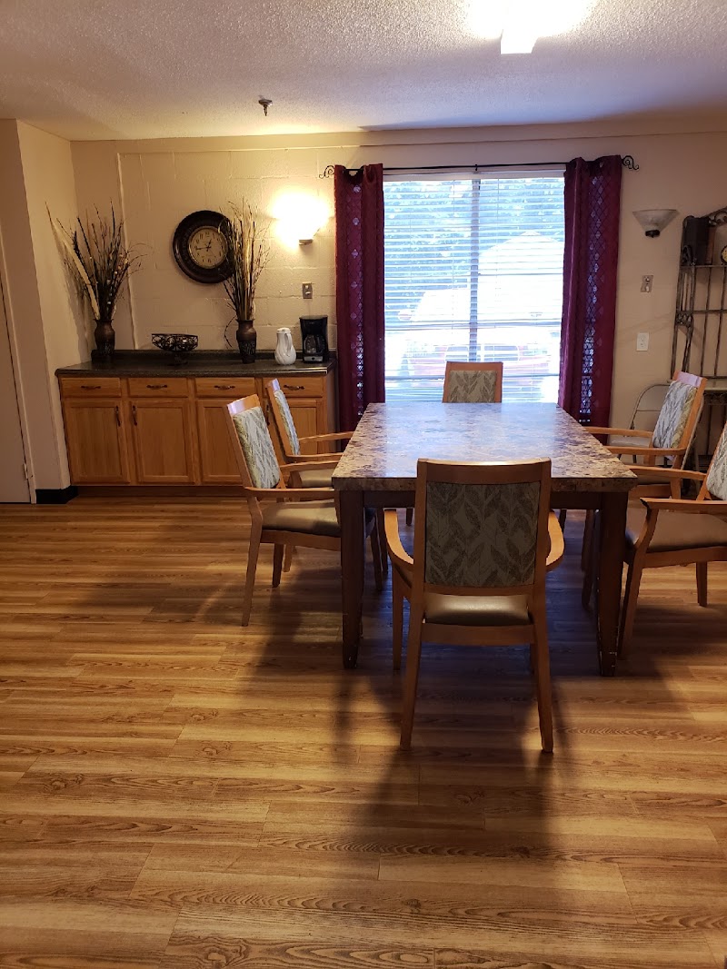 TWIN OAKS HEALTH AND REHABILITATION CENTER nursing home in JACKSONVILLE, TX - Photo 3 of 5