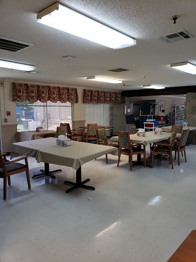 TWIN OAKS HEALTH AND REHABILITATION CENTER nursing home in JACKSONVILLE, TX - Photo 4 of 5