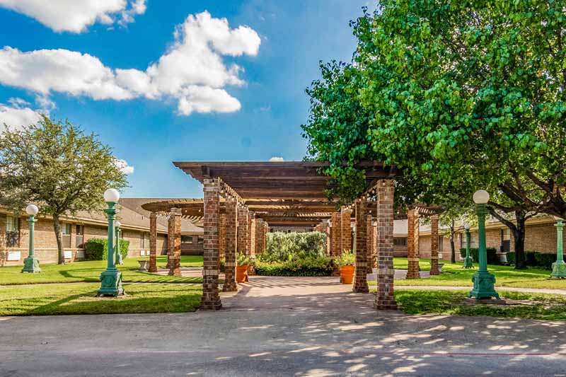 LONGMEADOW HEALTHCARE CENTER nursing home in JUSTIN, TX - Photo 2 of 5