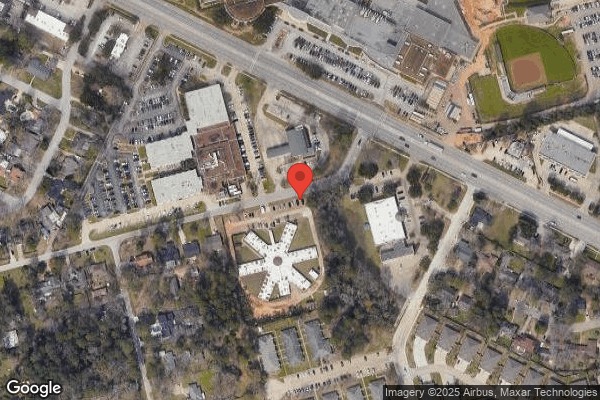 Woodland Manor Nursing and Rehabilitation nursing home in Conroe, TX - Photo 1 of 5