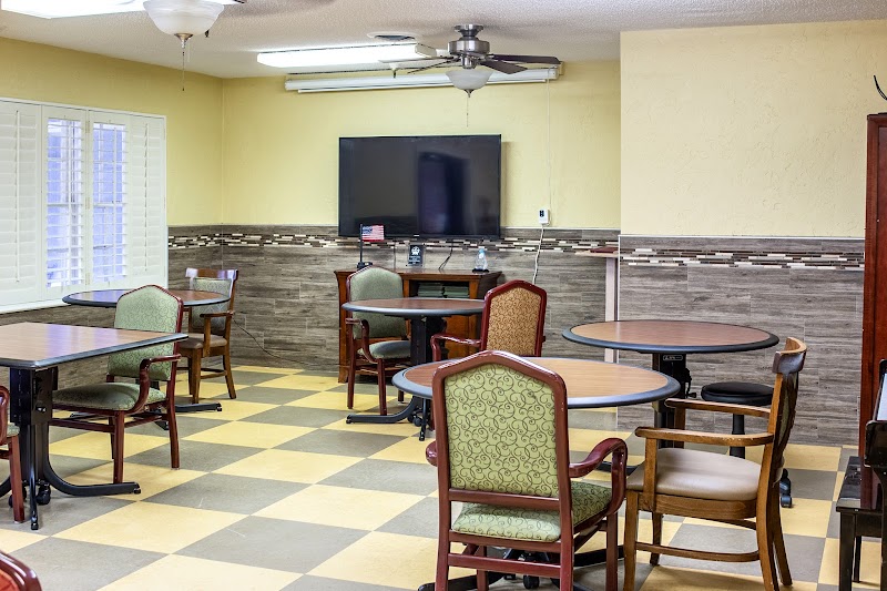 WOODLAKE NURSING CENTER nursing home in CLUTE, TX - Photo 4 of 5