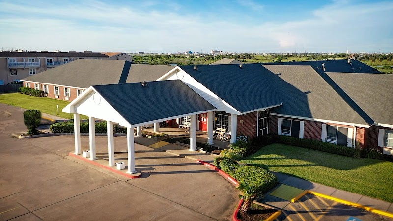 CASCADES AT GALVESTON nursing home in GALVESTON, TX - Photo 2 of 5