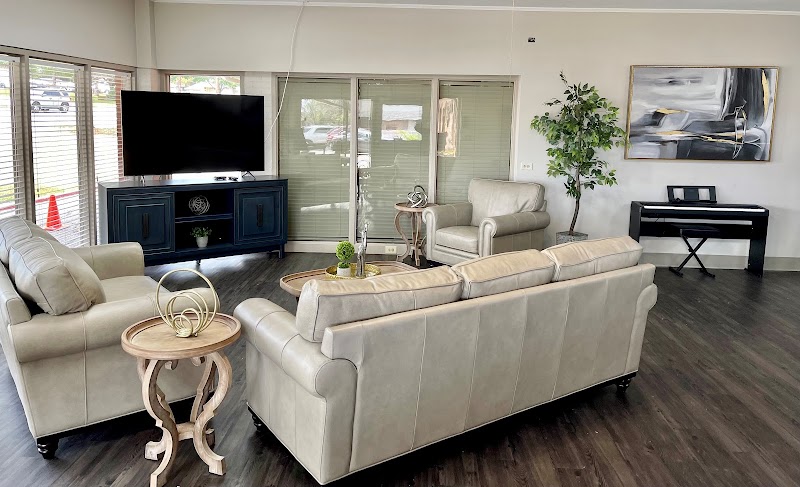 COTTONWOOD NURSING AND REHABILITATION nursing home in DENTON, TX - Photo 3 of 5