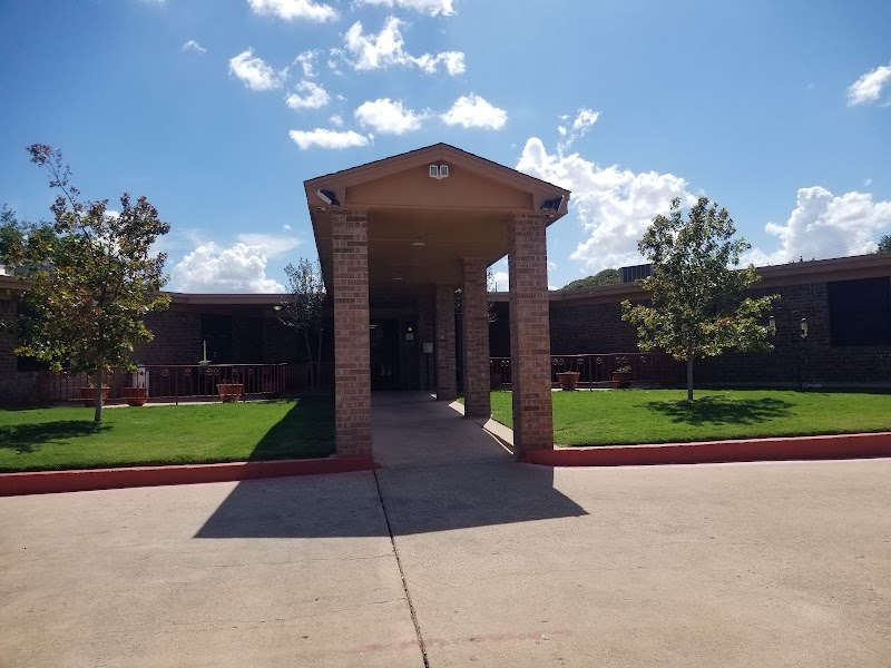 THE OAKS AT RADFORD HILLS HEALTHCARE CENTER nursing home in ABILENE, TX - Photo 2 of 5