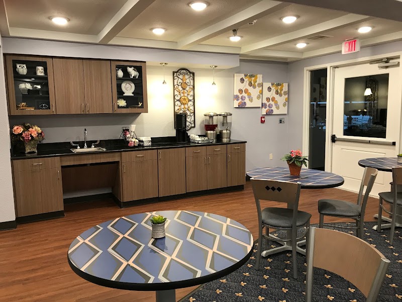 OAKWOOD MANOR NURSING HOME nursing home in VIDOR, TX - Photo 4 of 10