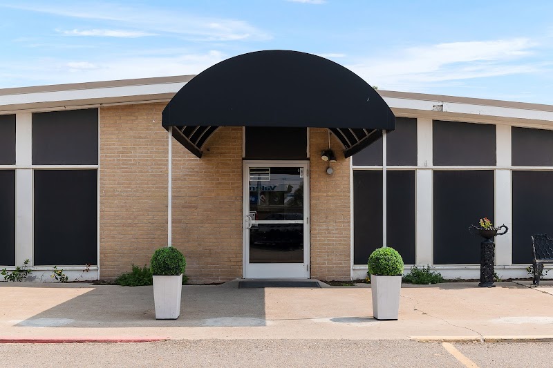 WINDSOR NURSING AND REHABILITATION CENTER OF EDINB nursing home in EDINBURG, TX - Photo 4 of 9